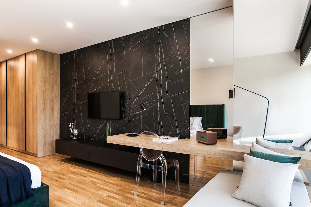 Side by Side Suites in Athens Riviera by The Olon