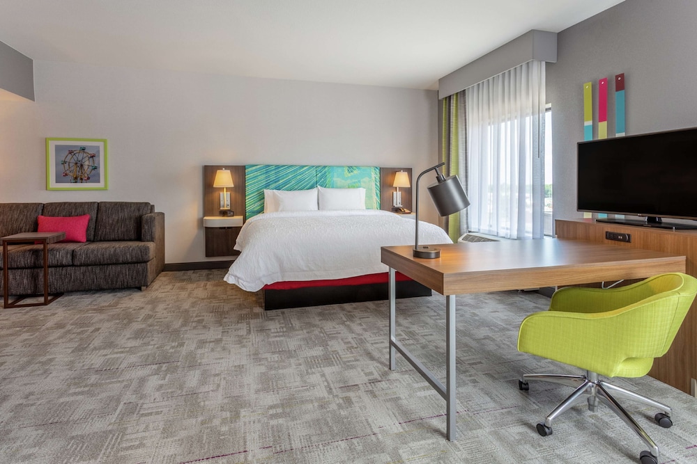Burlington Vacations - Hampton Inn  Suites Burlington - Property Image 10