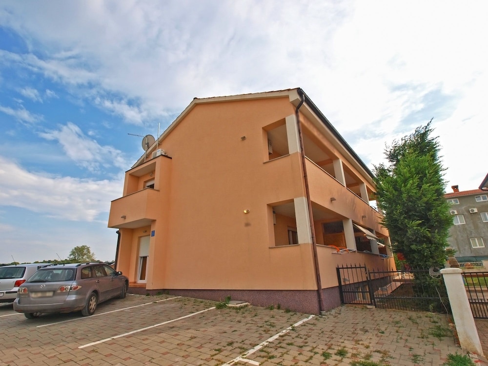 Apartments Arsen 928