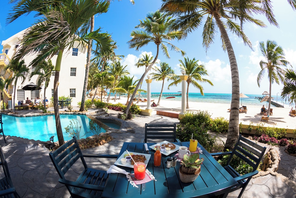 Pelican Reef Villas Resort