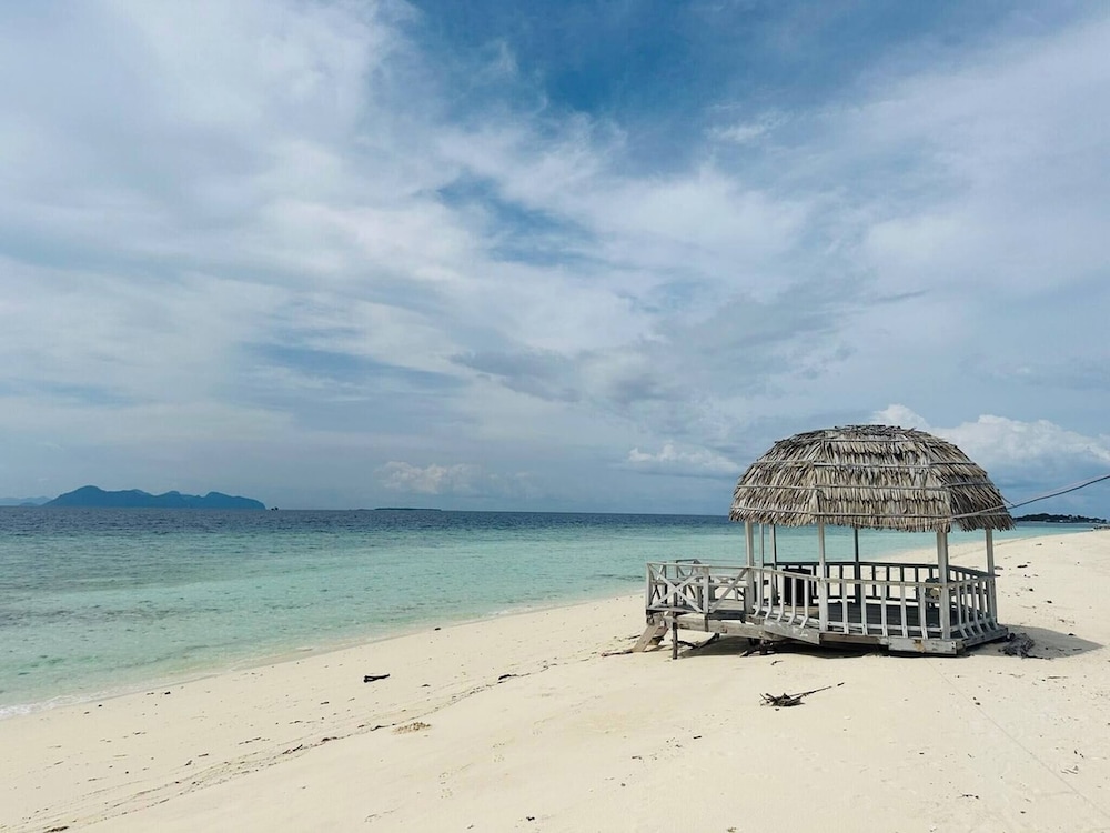 Mabul's Only Private Over-water House Rental