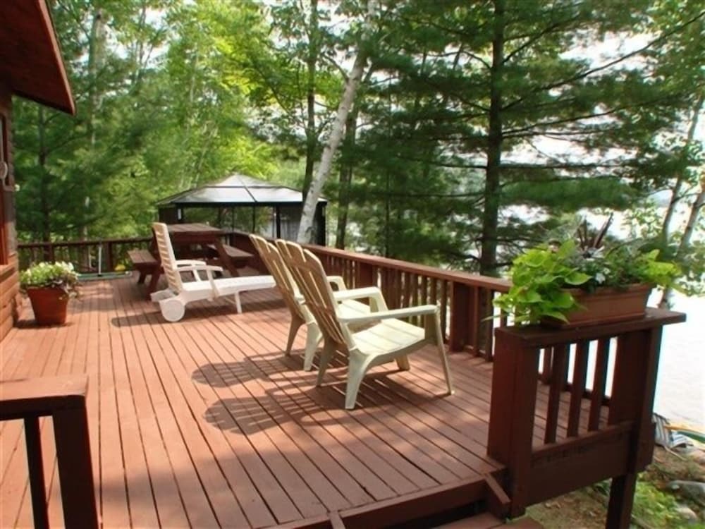 282 Papineau Lake 3 Bedroom Cottage