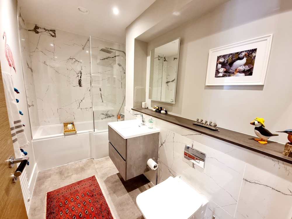 Unique Victorian Apartment in Edinburgh view 5