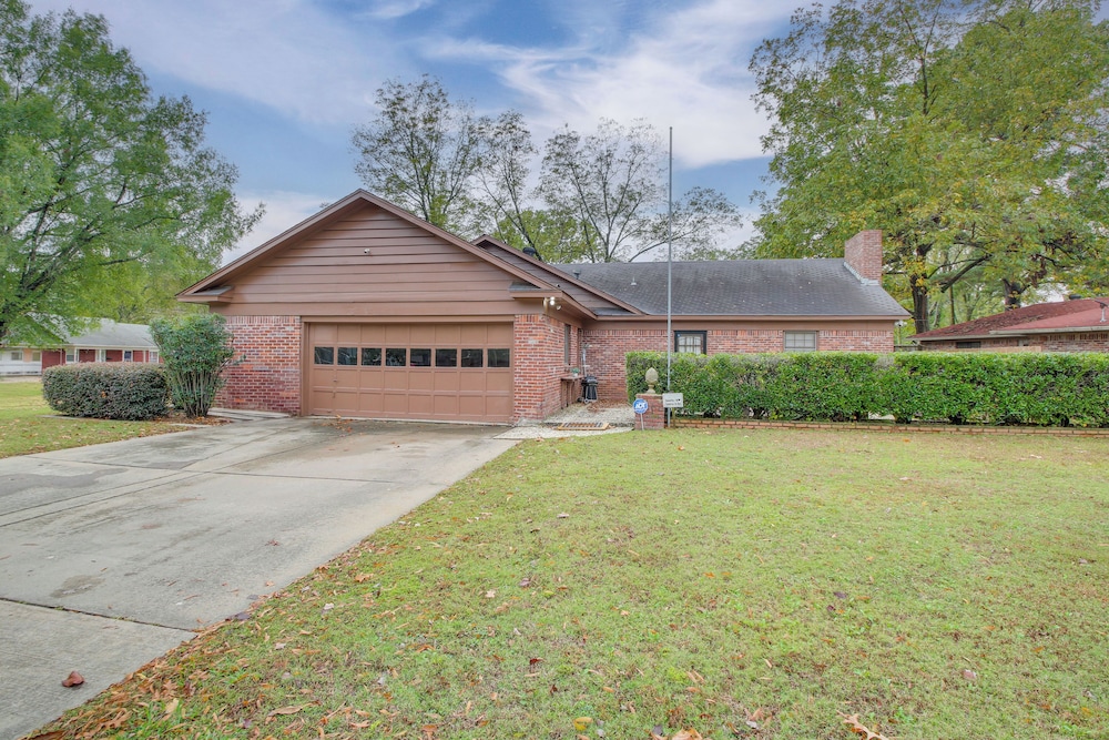 Spacious Little Rock Home w/ Patio - 9 Mi to Dtwn! view 5
