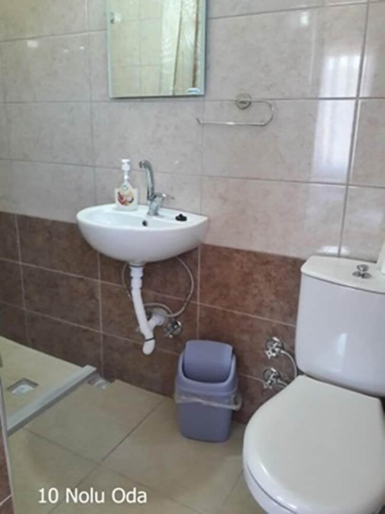 Camlaralti Pansiyon - Image 19