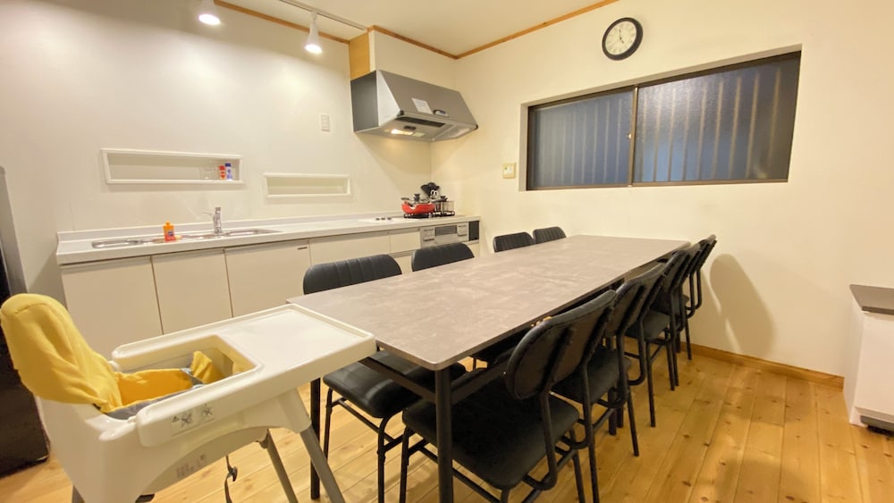 AkiraHome Tsurumibashi