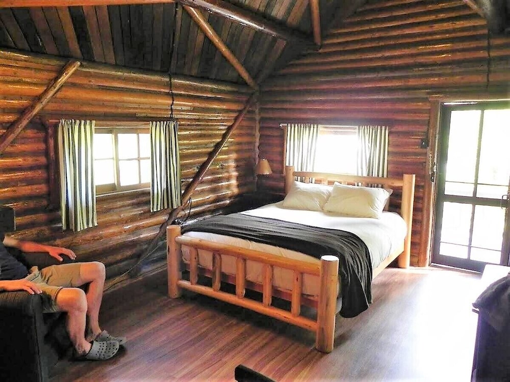 Kootenay Park Lodge