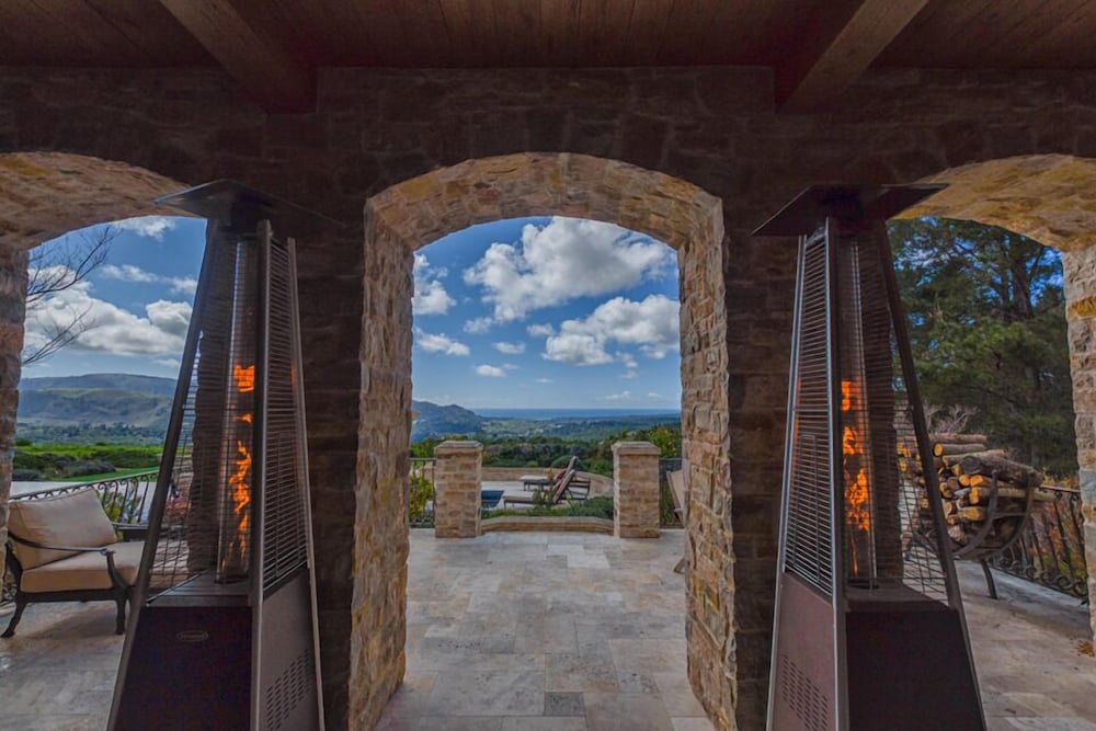 Lx1: Chateau D' Renaitre - Carmel-by-the-sea Luxury Villa: - Property Image 36