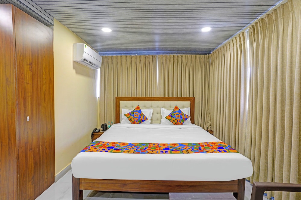 Fabhotel Ojas Inn