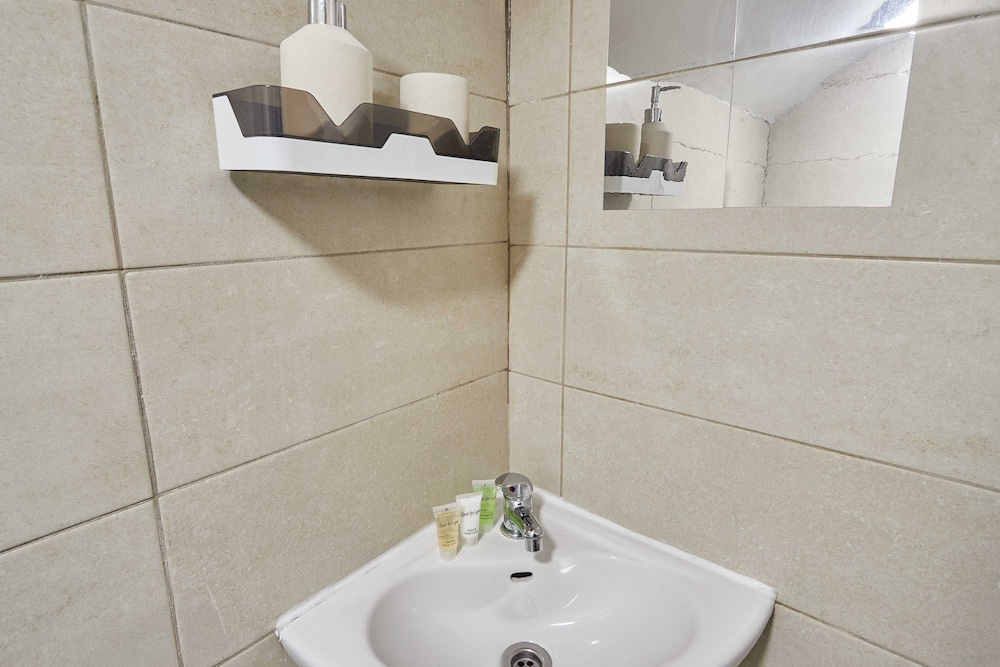 Host Stay Trafalgar Road