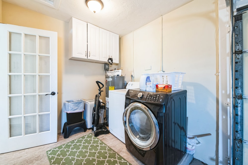 Beautiful Pool Home Near Siesta Key Beach 2 Bedroom Home