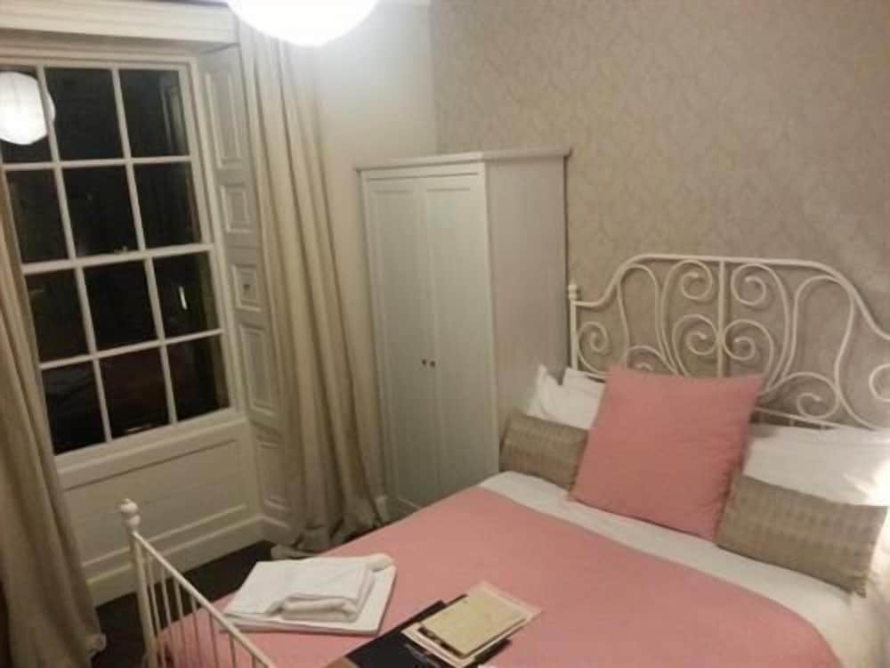 Anchor Hotel