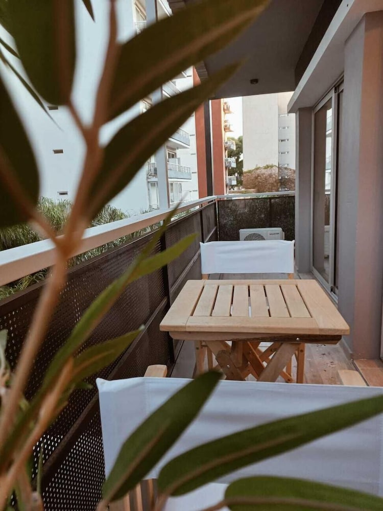 Hestia at Jorge Luis Borges 2100