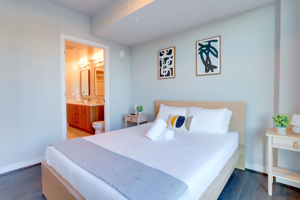 Prime Metro Proximity Condo at Clarendon