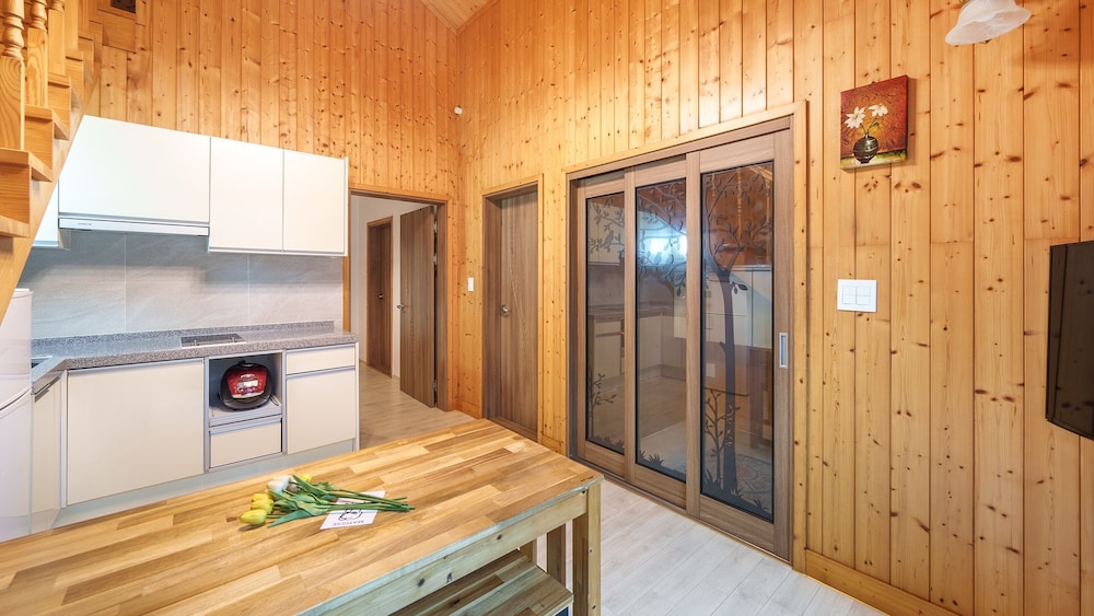 Gapyeong Sanchaek Glamping Pension