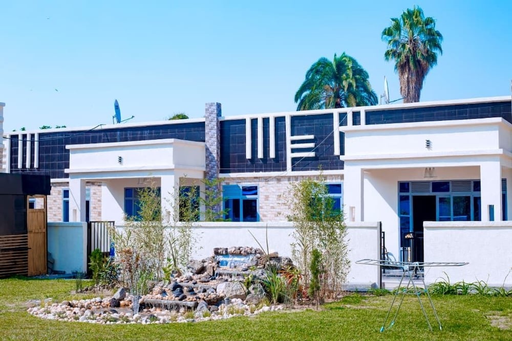 The Moon Geust House