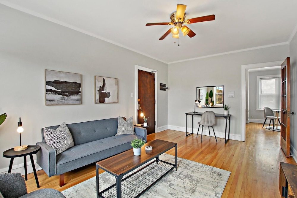 Charming 1BR in Old Irving - Cullom B3