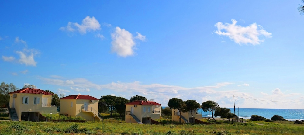 Romanos Beach Villas