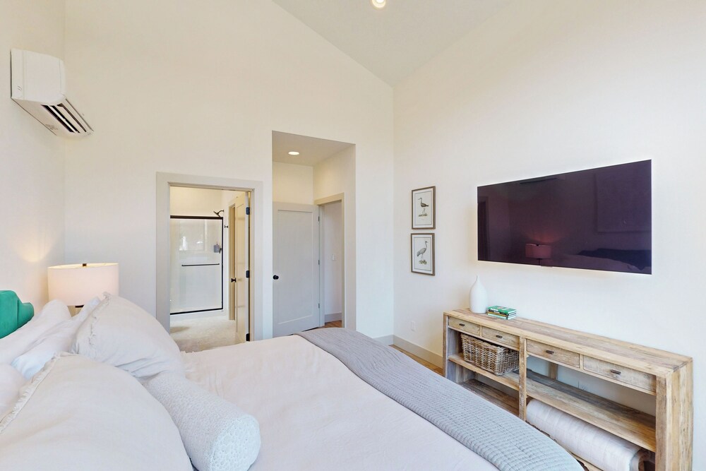 5BR Home w/ Nearby Lake, A/C & Private Backyard