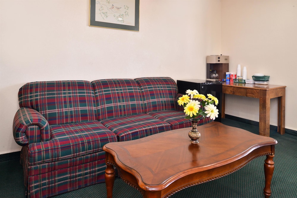 Americas Best Value Inn Bishopville view 3