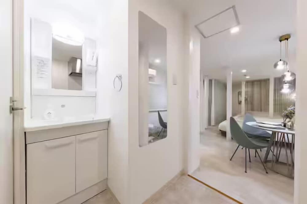 Kuromon Central Self Inn302