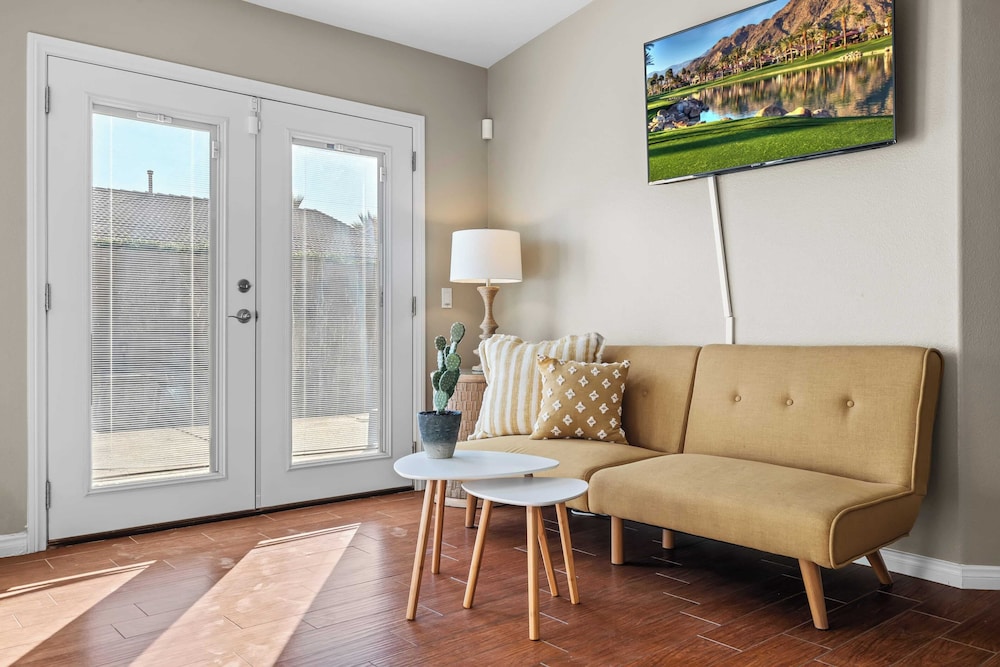 La Quinta Desert Haven Luxe Stay w/ Private Pool, Hot Tub, Pool Table