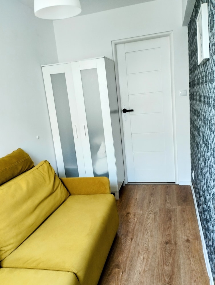 Ursus Rooms - Self Check-in view 3