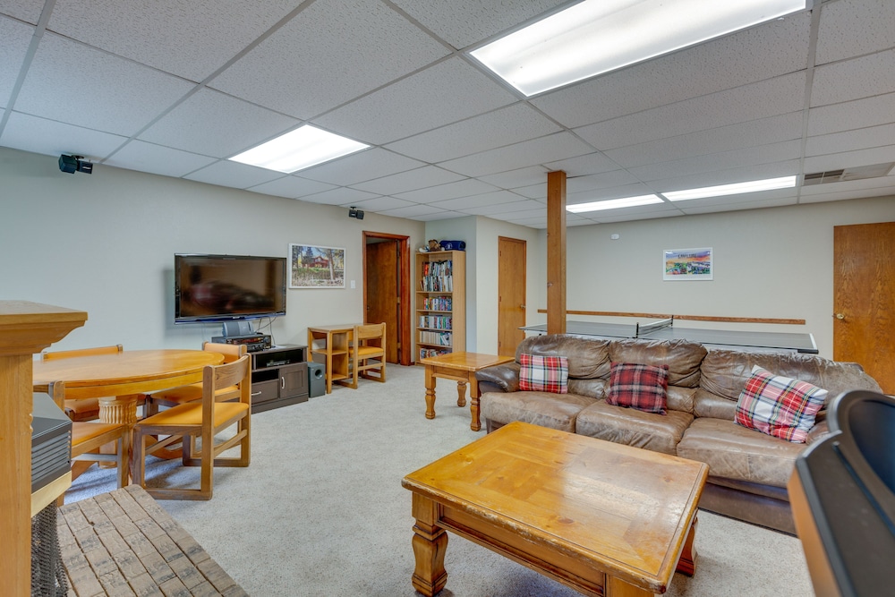 Expansive Angel Fire Home w/ Indoor Hot Tub! view 5