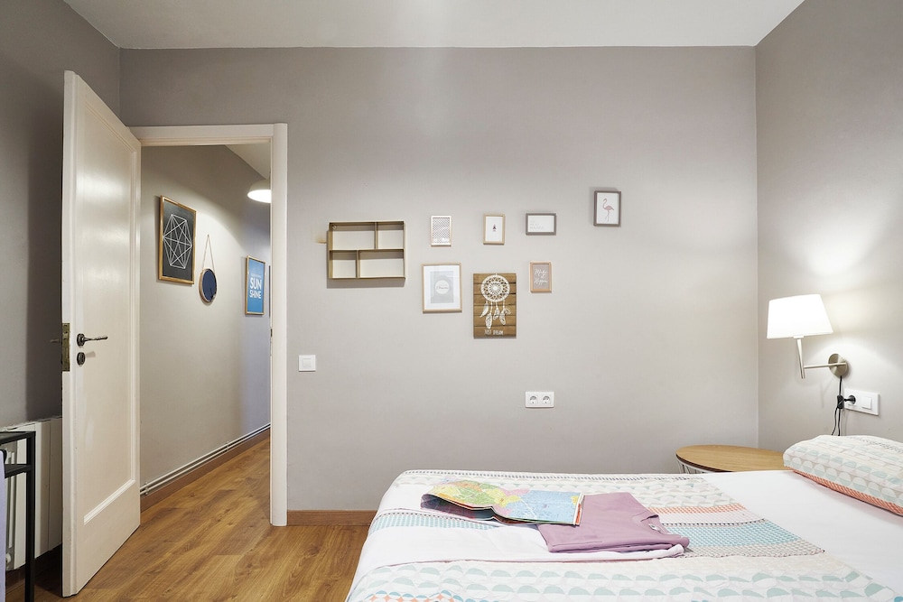 BeBarceloner Eixample Apartments