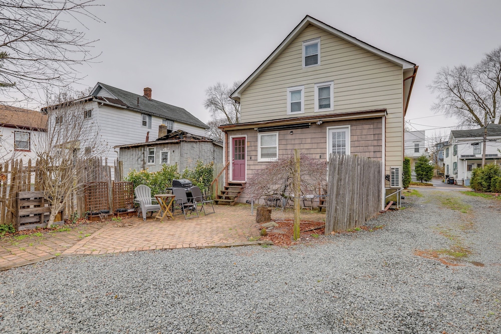 Walk to Campus & Palmer Square: Dtwn Townhome