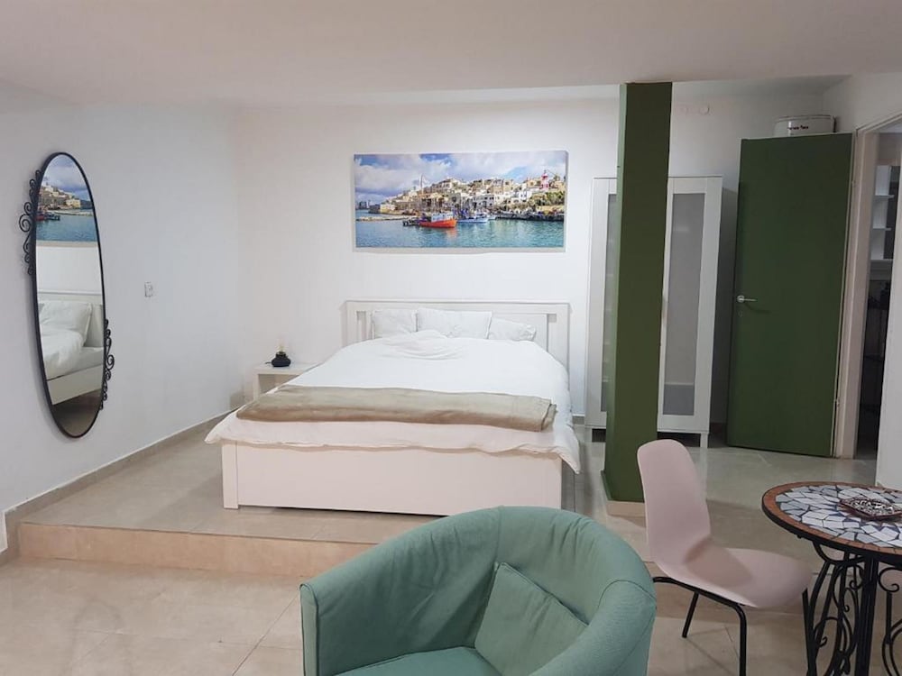 Large Beautiful Studio in Old Jaffa view 4
