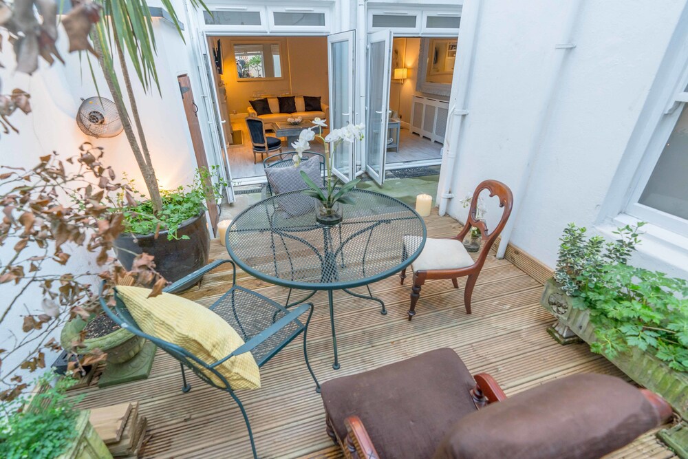 balcony