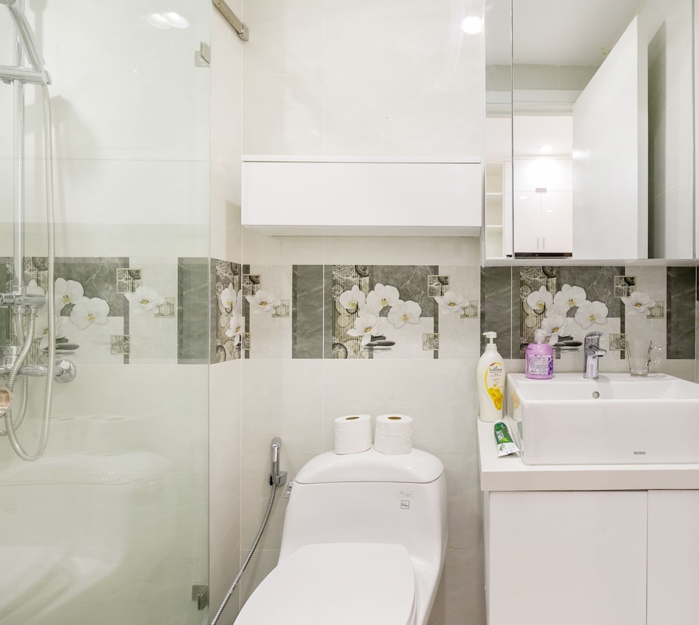 Jennifer House - Millenium Apartment