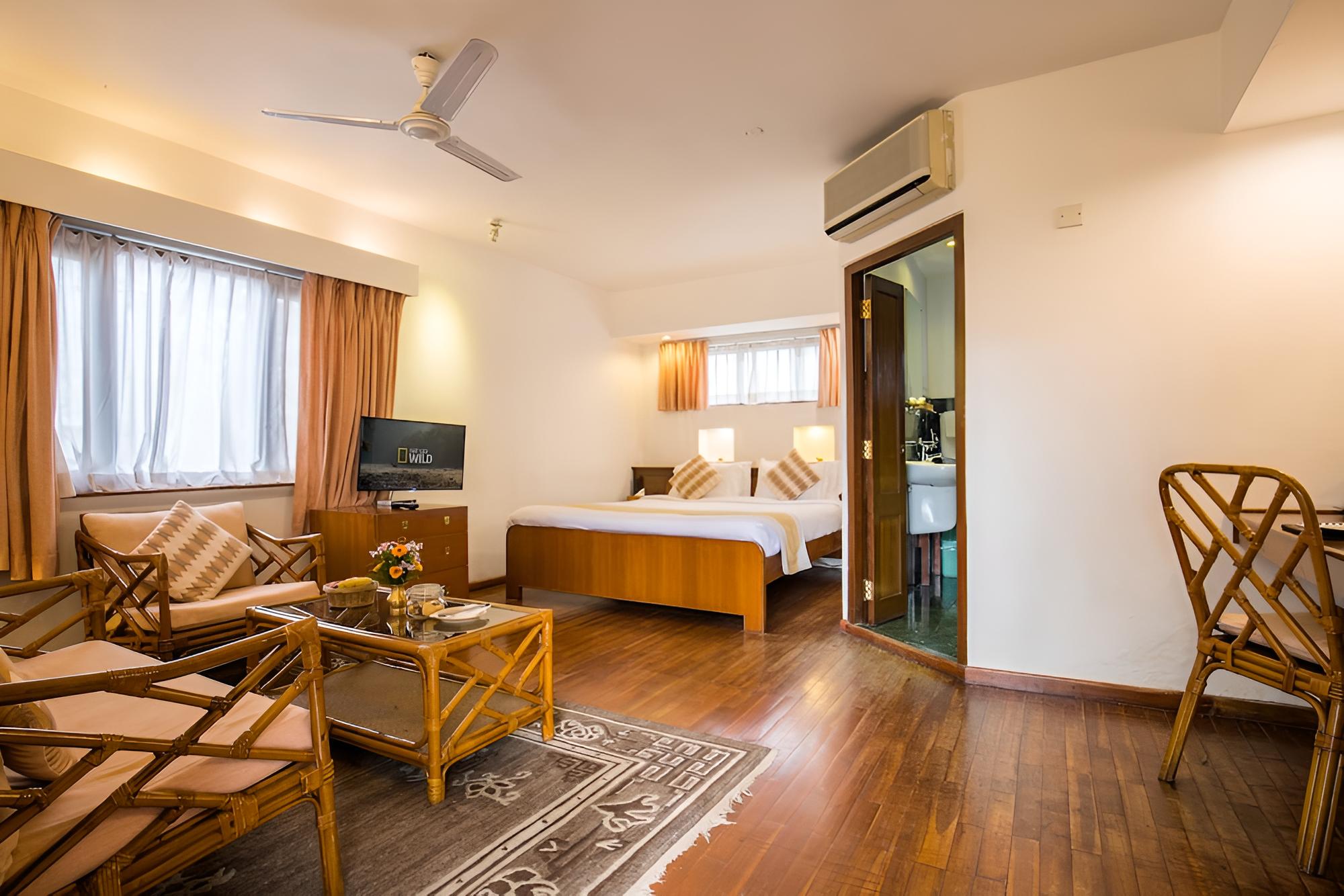 Summit Hotel