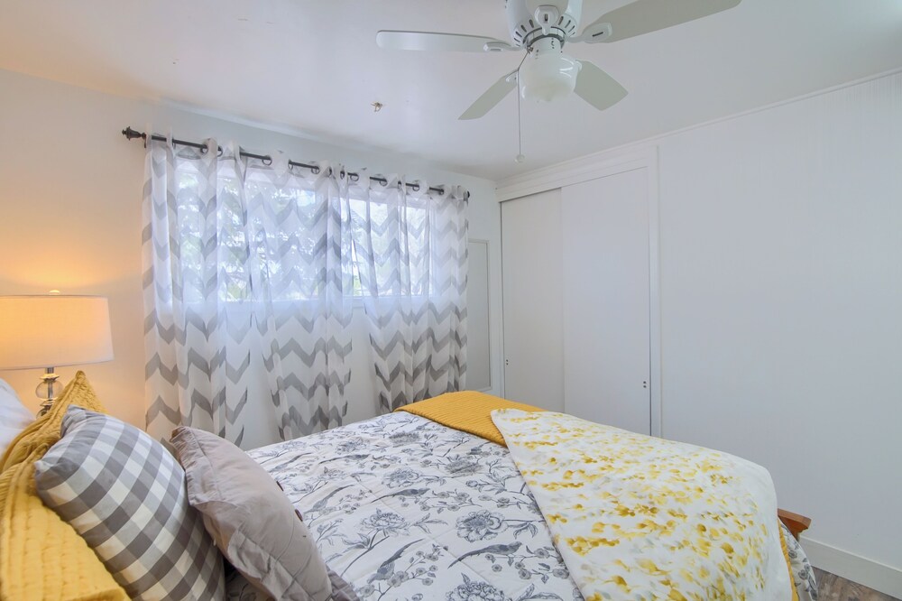 Group Getaway w/ Mtn Views: Home in Circleville!