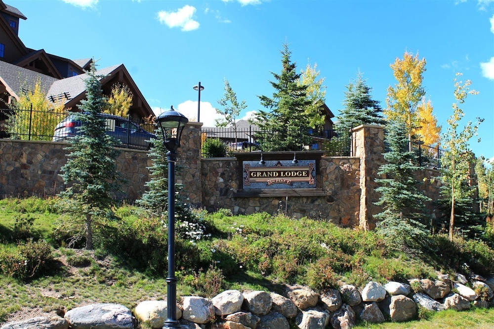 Grand Timber Lodge - Holiday&new Years view 2