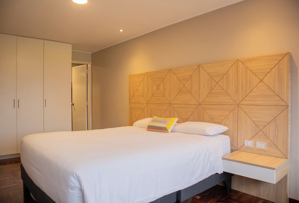 Sophisticated 1BR Stay in Prime Miraflores