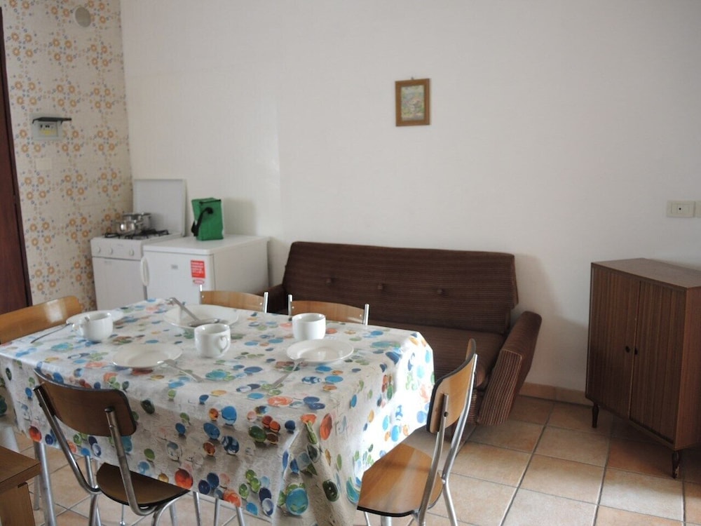 Functional Flat Just 250mt From the Beach