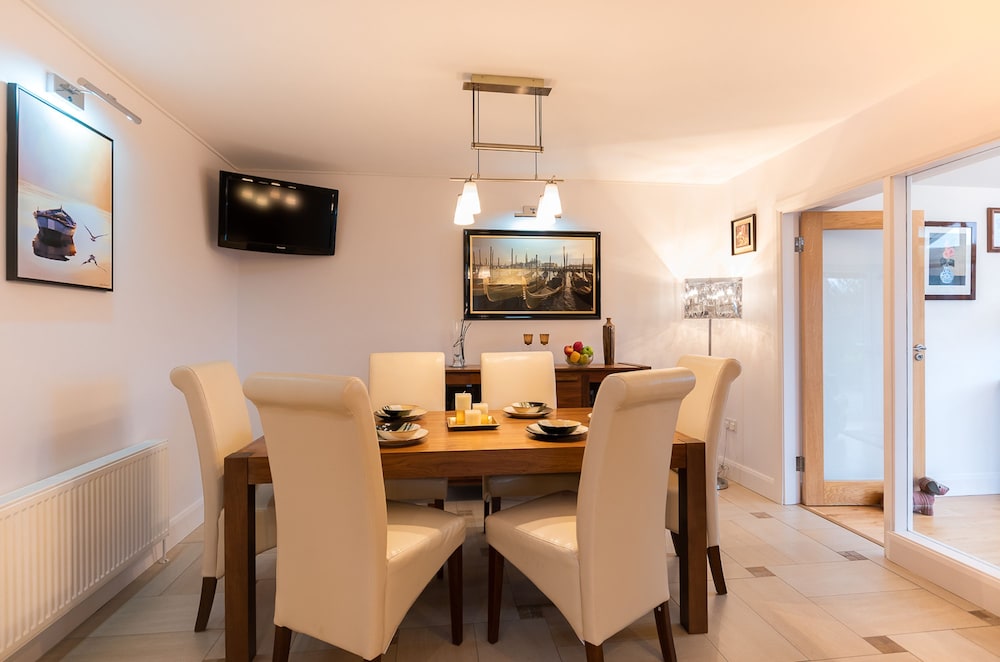 Lovely Home Just a 2 Minute Walk From Sneem Village