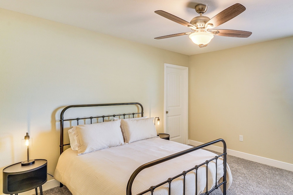 Golf, Shop & Explore: Home 5 Mi to Dtwn Midland!