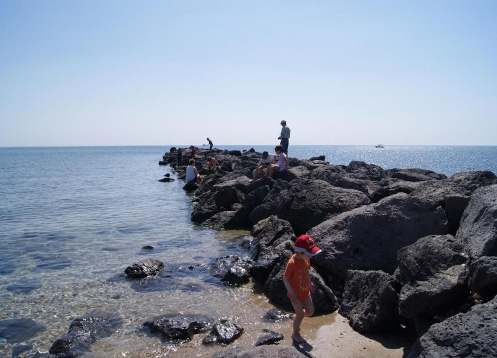 Escape Near the Beach in Agde