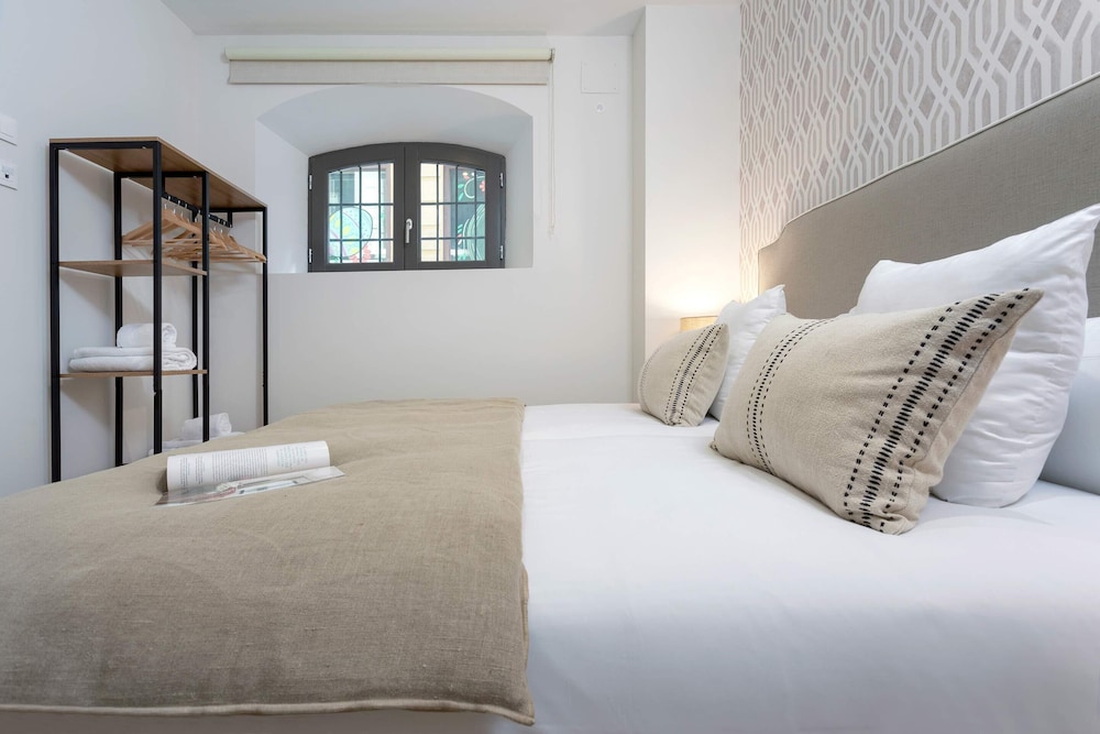 Exclusive 2-bedroom Near the Cathedral. San Matías I