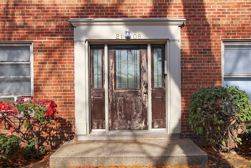 1BR Roomy Apartment in Bowmanville view 2
