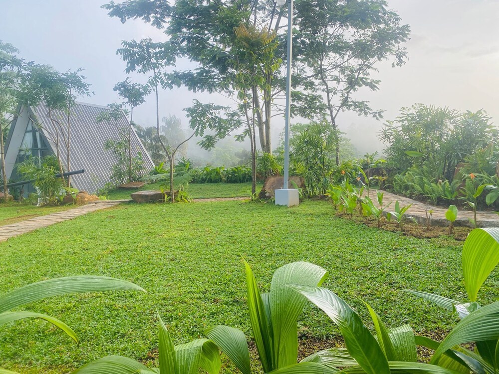 Rain Drops Wellness Villa Sinharaja