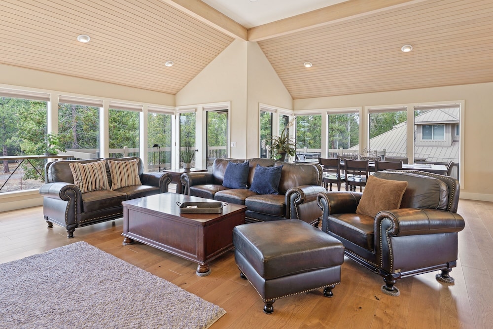 20 Aspen Lane 5 Bedroom Home