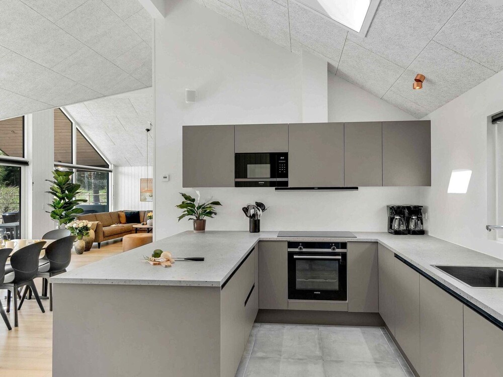 5 Star Holiday Home in Dronningmolle