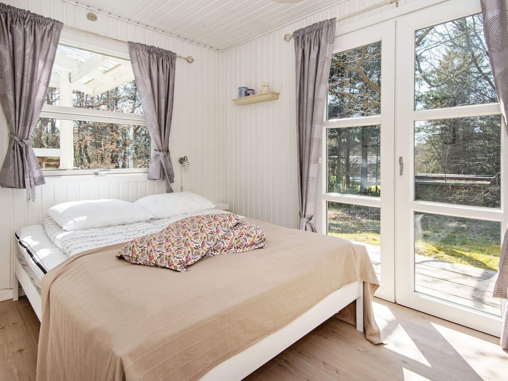 6 Person Holiday Home in Ebeltoft view 4