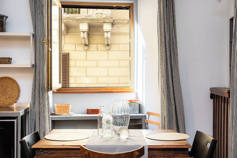 Pantheon Apartment