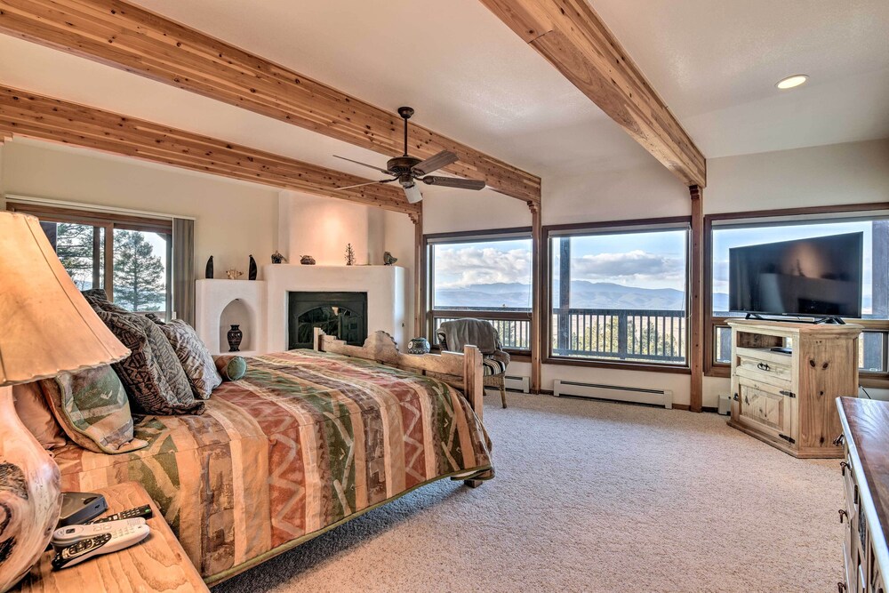 Falcon Rest: A Deluxe Angel Fire Mountain Retreat!