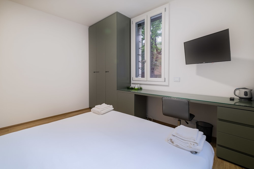 Casa Due Agosto Sleek and Central